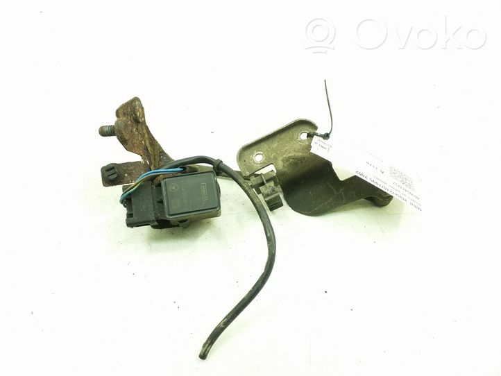 Mercedes-Benz E W210 Sensor de altura del nivel de la suspensión neumática trasera A0105427717