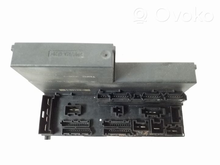 Mercedes-Benz E W210 Module de fusibles A0225455332