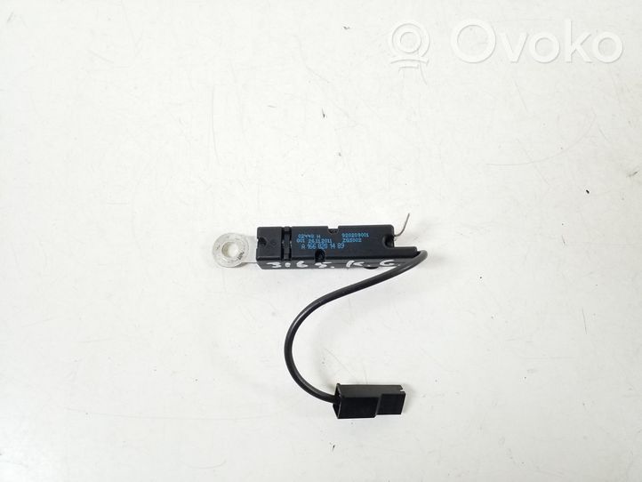 Mercedes-Benz B W246 W242 Antenna GPS A1668201489