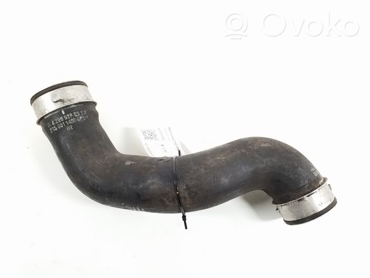 Mercedes-Benz S W220 Tube d'admission de tuyau de refroidisseur intermédiaire A2205280682