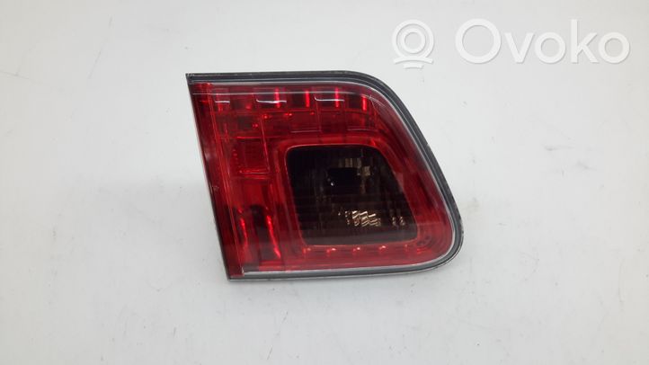 Toyota Avensis T270 Lampy tylnej klapy bagażnika 8159005120