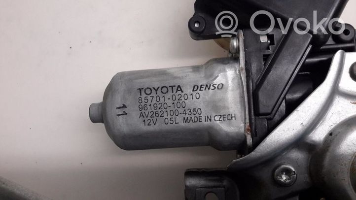 Toyota Avensis T270 Mechanizm podnoszenia szyby tylnej bez silnika 8570102010