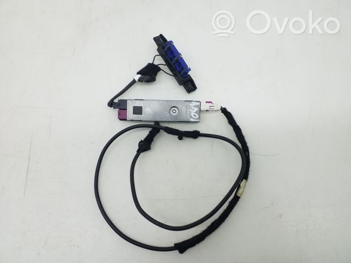 Mercedes-Benz C W204 Antenos stiprintuvas A2048200189