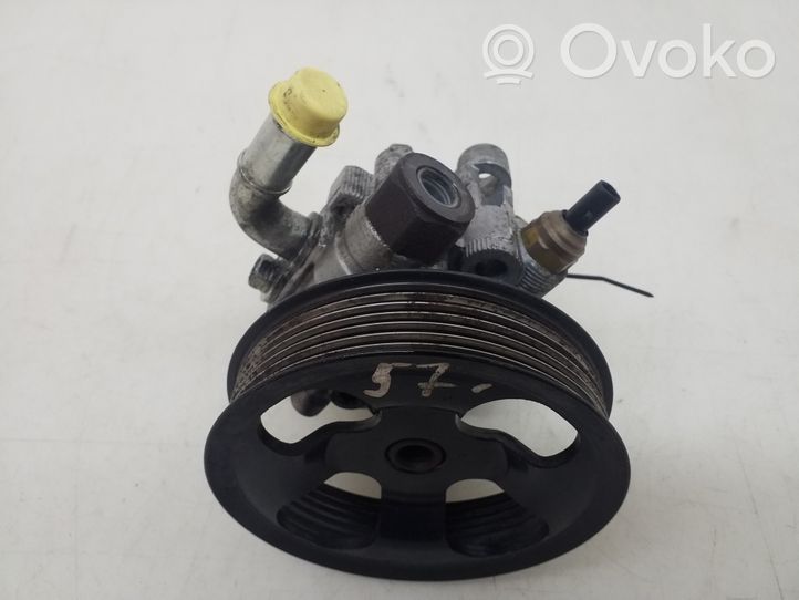 Toyota Avensis Verso Vairo stiprintuvo siurblys 4431042070