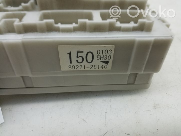 Toyota Previa (XR30, XR40) II Module de fusibles 8922128140