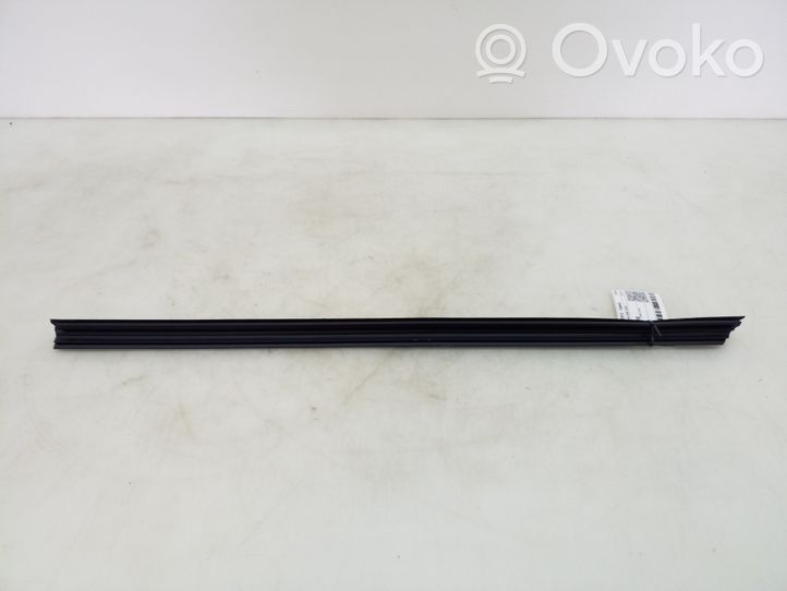 Mercedes-Benz A W176 Moulure/baguette de porte avant A1767251400