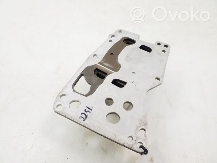 Toyota RAV 4 (XA40) Supporto di montaggio del filtro dell’olio 15710WA010