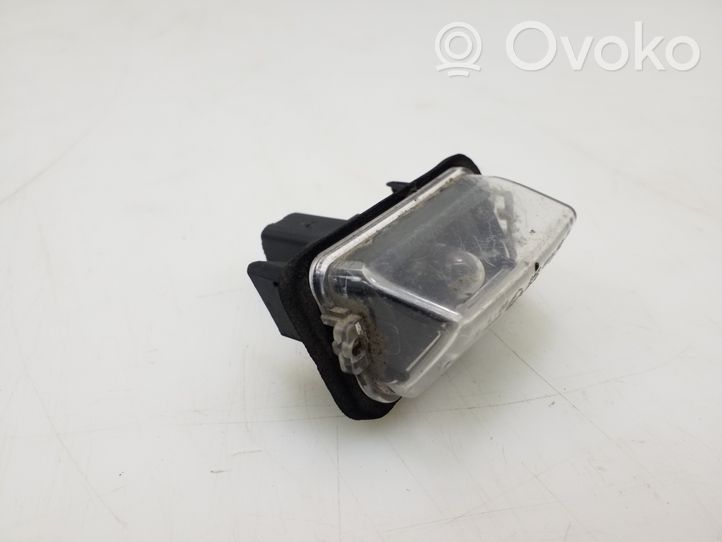 Toyota Yaris Lampa oświetlenia tylnej tablicy rejestracyjnej 812700D120