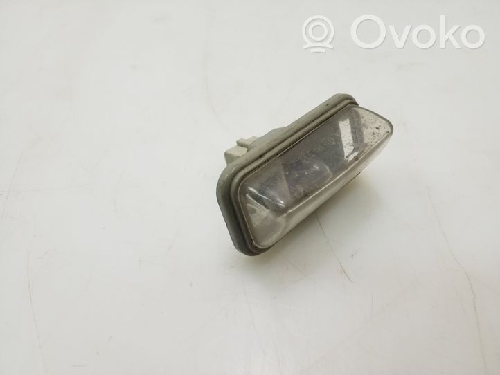 Toyota RAV 4 (XA30) Lampa oświetlenia tylnej tablicy rejestracyjnej 8127002070