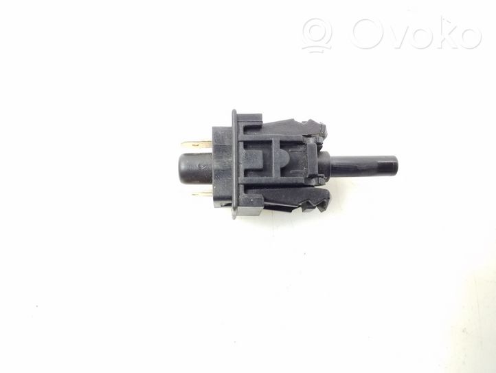 Mercedes-Benz E W211 Interruptor del freno de mano/estacionamiento A0015458714