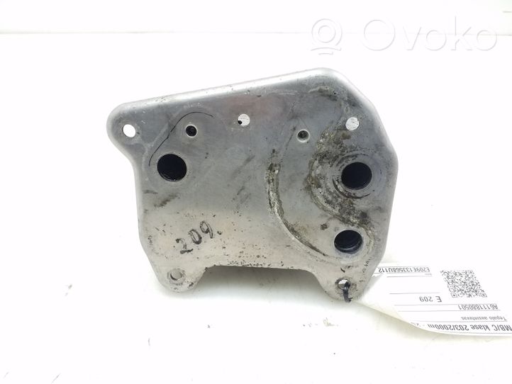 Mercedes-Benz C W203 Supporto di montaggio del filtro dell’olio A6111880501