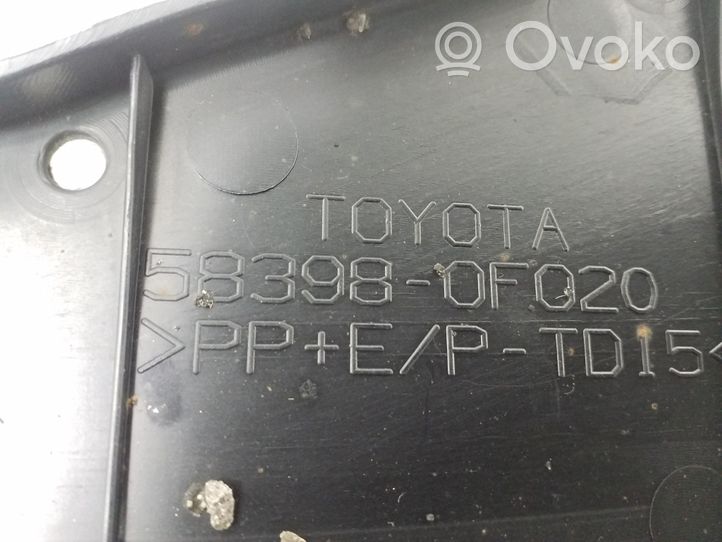 Toyota Verso Altra parte della carrozzeria 583980F020