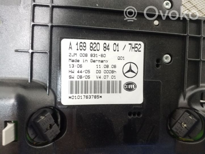 Mercedes-Benz B W245 Światło fotela przedniego A16982084017H52