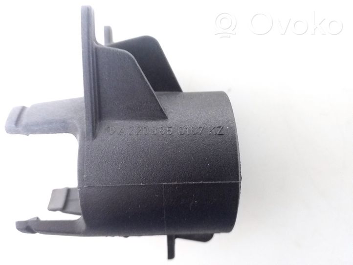 Mercedes-Benz S W220 Support de capteur de stationnement arrière PDC A2208850167