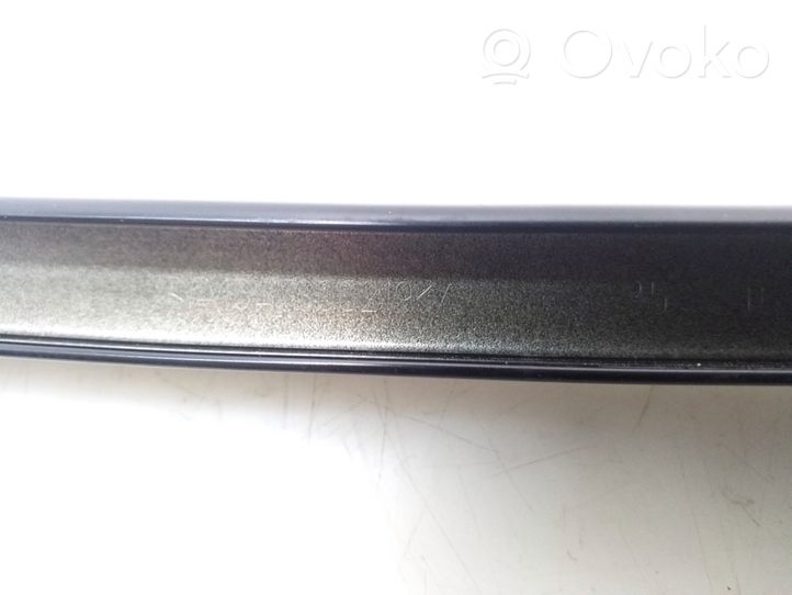 Mercedes-Benz ML W164 Rail de pare-brise de porte arrière A1647300219