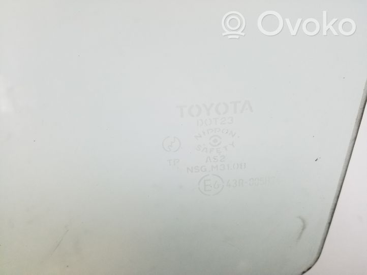 Toyota Corolla Verso E121 Szyba drzwi tylnych 