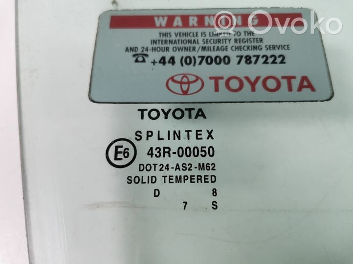 Toyota Avensis T220 priekšējo durvju stikls (četrdurvju mašīnai) 68101-05020