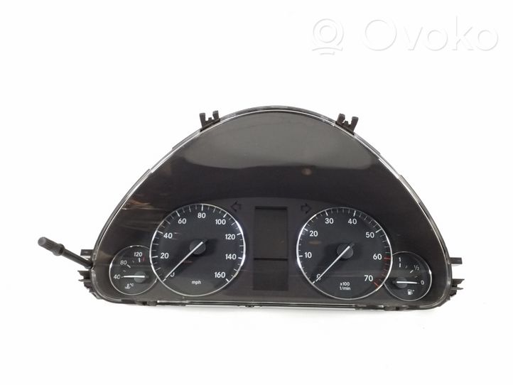 Mercedes-Benz CLC CL203 Compteur de vitesse tableau de bord A2035404647