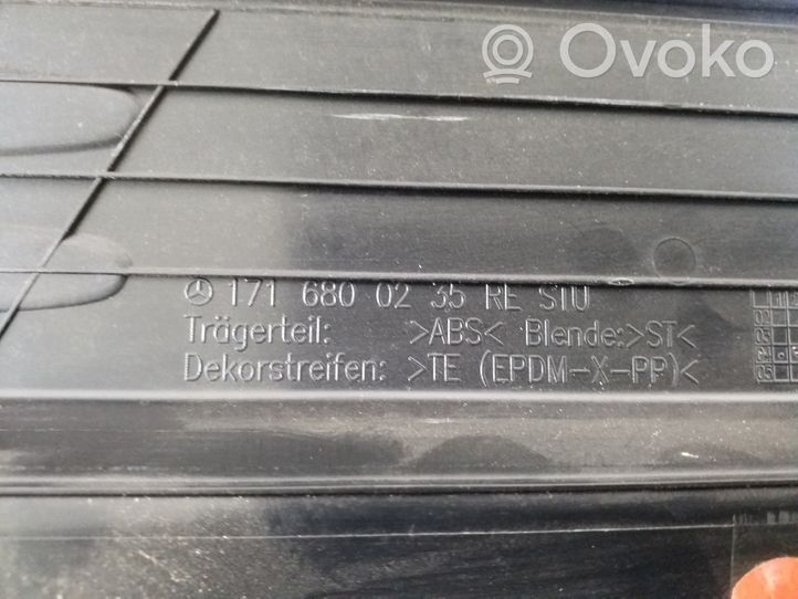 Mercedes-Benz SLK R171 Etuoven kynnyksen suojalista A1716800235