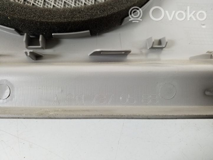 Mercedes-Benz E W211 Altro elemento di rivestimento della portiera posteriore A2117370588