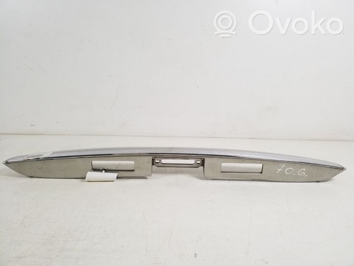 Lexus RX 330 - 350 - 400H Lampa oświetlenia tylnej tablicy rejestracyjnej 76811-48050