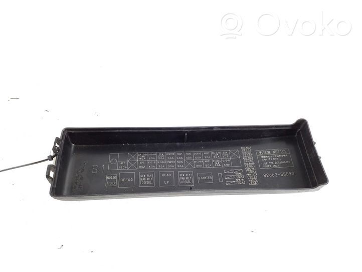 Lexus IS 220D-250-350 Fuse box cover 82662-53090