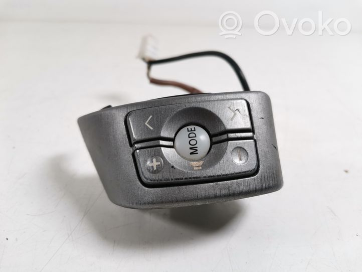 Toyota RAV 4 (XA30) Przełącznik / Przycisk kierownicy 84247-42030