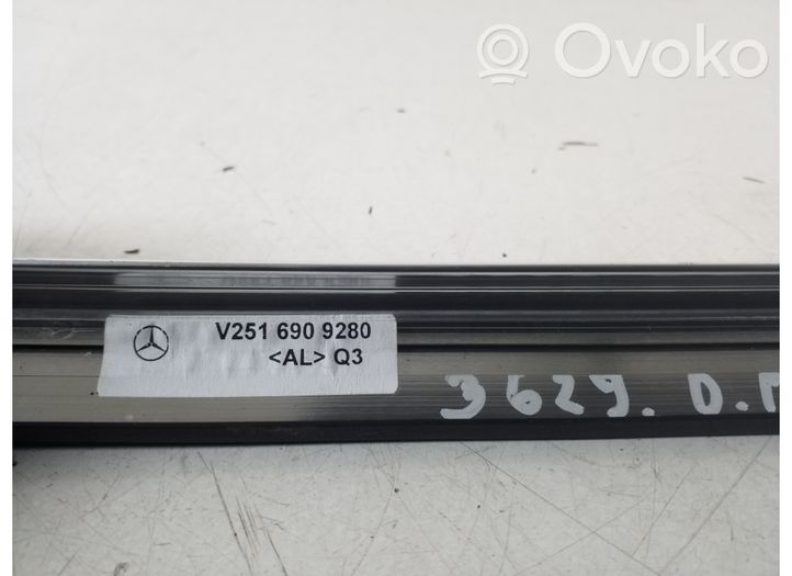 Mercedes-Benz R W251 Muu etuoven verhoiluelementti A2516909280