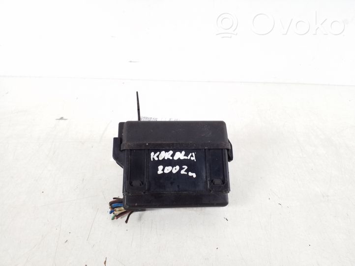 Toyota Corolla E120 E130 Module de fusibles 