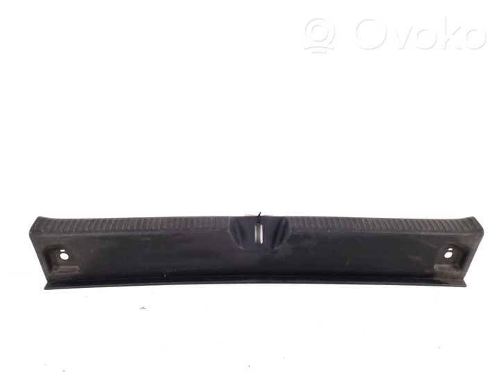 Toyota Corolla E120 E130 Rivestimento di protezione sottoporta del bagagliaio/baule 64716-02050