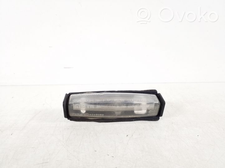 Lexus RX 330 - 350 - 400H Lampa oświetlenia tylnej tablicy rejestracyjnej 81271-30291