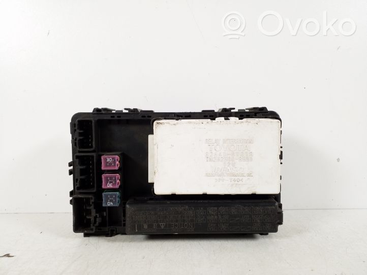 Toyota Matrix (E130) Fuse module 