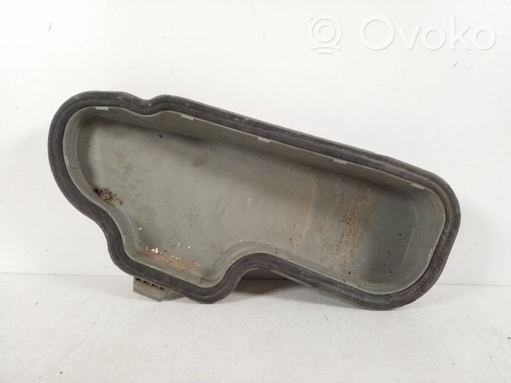 Mercedes-Benz E W210 Parapolvere per faro/fanale A2108200149