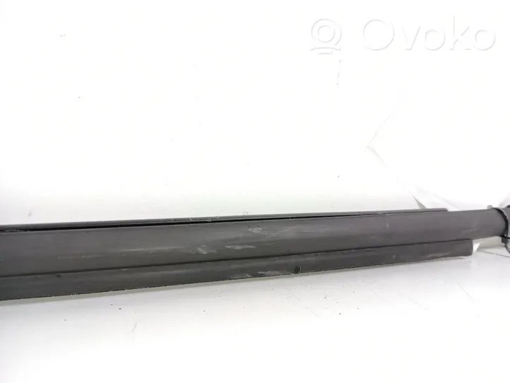 Toyota Auris 150 Etuoven lasin muotolista 75710-02130