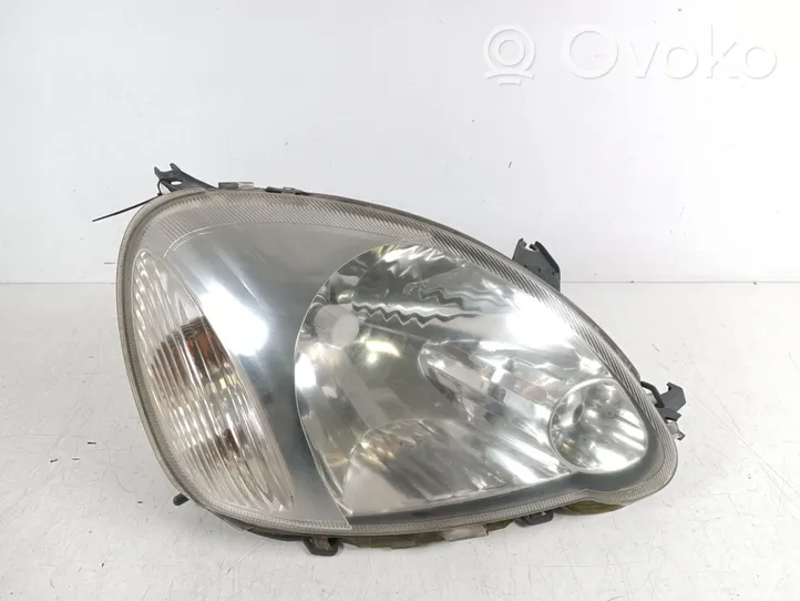 Toyota Yaris Lampa przednia 81110-0D081