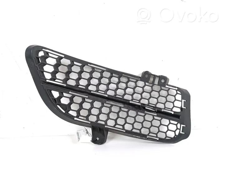 Volkswagen Touareg I Grille antibrouillard avant 7L6853665B