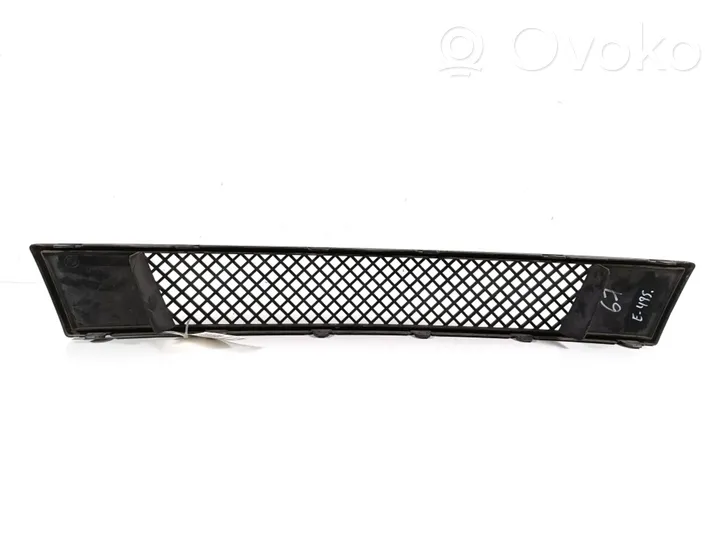 BMW 1 E82 E88 Front bumper lower grill 51117178710