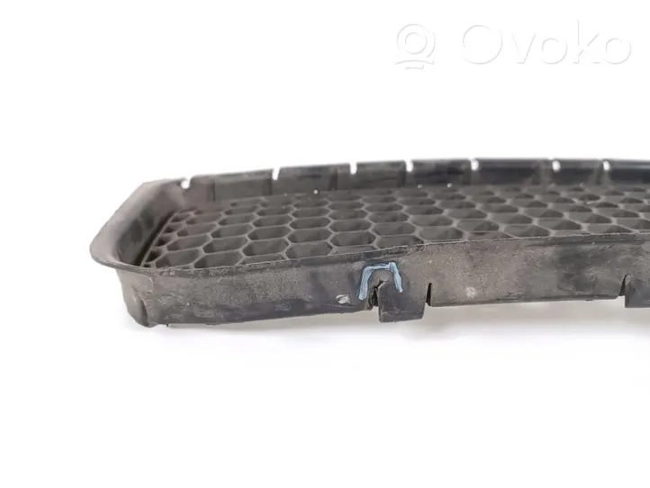 Volkswagen Touareg I Grille inférieure de pare-chocs avant 7L6853678E