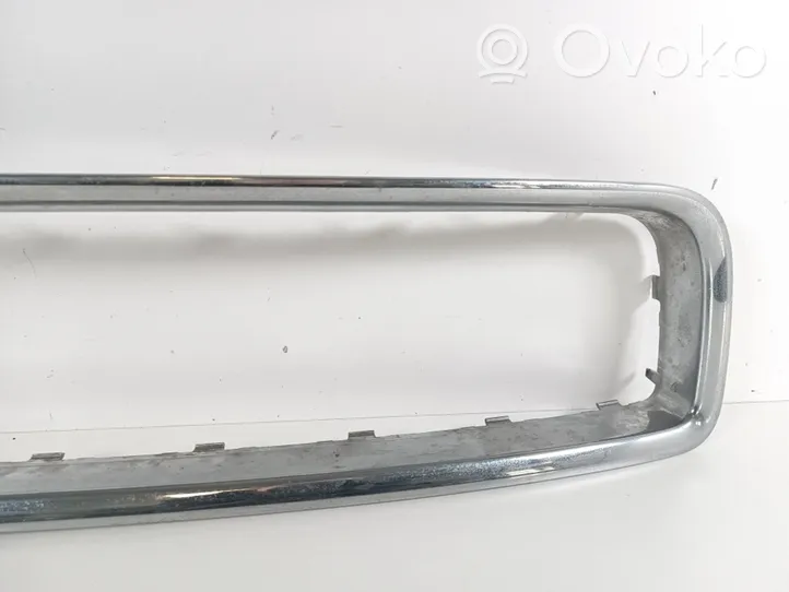 Volkswagen Touareg I Moulure de pare-chocs avant 7L6807243A