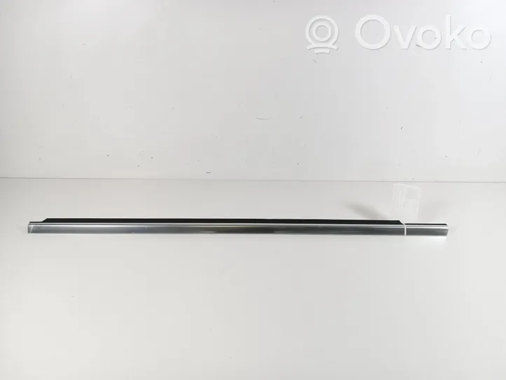 Mercedes-Benz ML W166 Rivestimento modanatura del vetro della portiera anteriore A1667250165