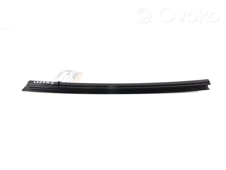 Mercedes-Benz ML W166 Rail de pare-brise de porte arrière A1667300019