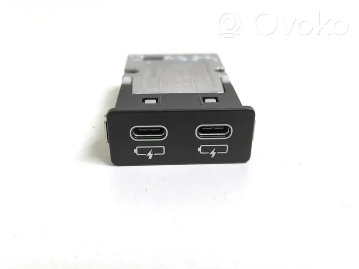 BMW X3 G01 Connecteur/prise USB 8711938