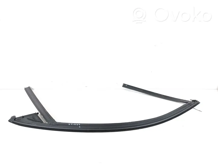 Volvo V60 Front door rubber seal 32274383