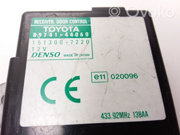 Toyota Avensis Verso Durvju vadības bloks 8974144060