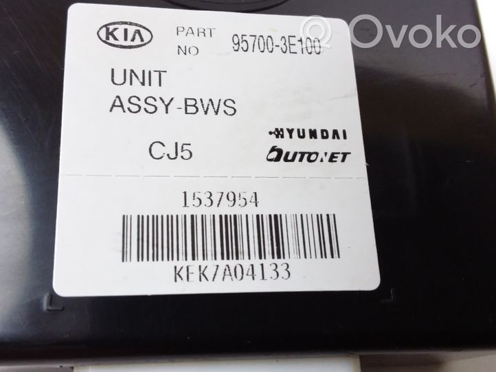 KIA Sorento Unité de commande, module PDC aide au stationnement 957003E100