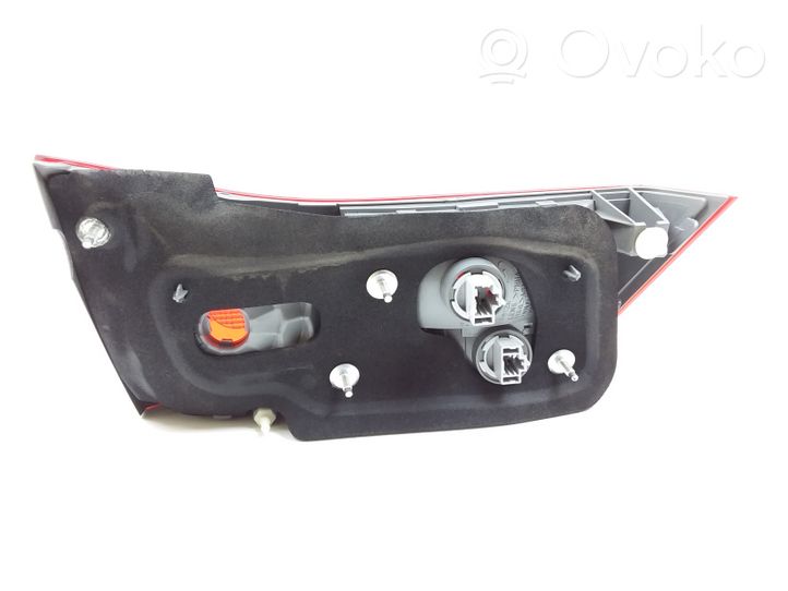 Honda Accord Luci posteriori del portellone del bagagliaio P8129