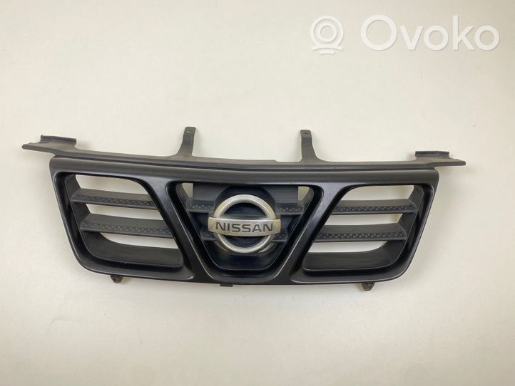 Nissan X-Trail T30 Grille calandre supérieure de pare-chocs avant 623108H700