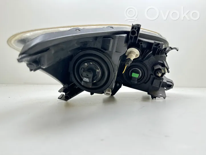 Toyota Auris 150 Lampa przednia 81150025002243