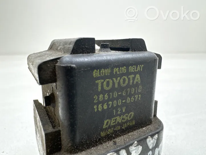 Toyota Yaris Relé de la bujía de precalentamiento 2861067010