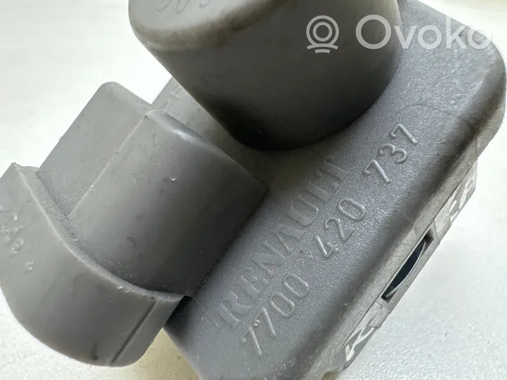 Nissan Qashqai Ajovalojen korkeuden säätömoottori 00787843